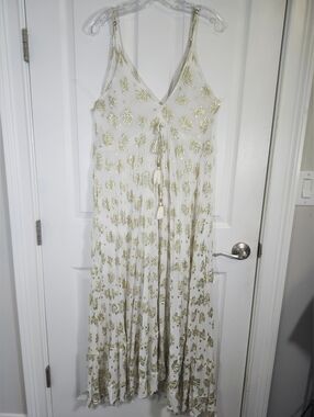 Zury 100% Viscose White Metal Gold Pattern Smocked Boho Maxi Dress Free Size